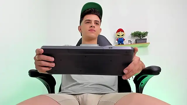 Snapshot of Mikecooper chatting on January 12, 2026, 6:18 am Mikecooper online show from January 12, 2026, 6:18 am