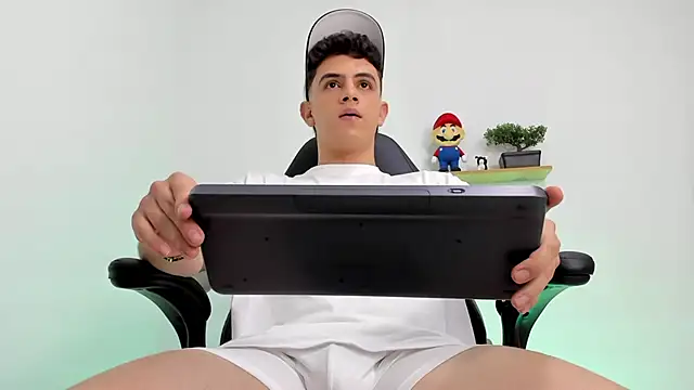 Snapshot of Mikecooper chatting on February 3, 2026, 2:53 am Mikecooper online show from February 3, 2026, 2:53 am