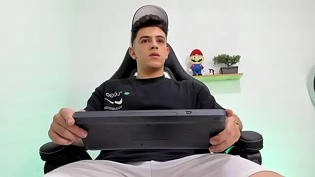 Snapshot of Mikecooper chatting on February 5, 2026, 3:11 am Mikecooper online show from February 5, 2026, 3:11 am