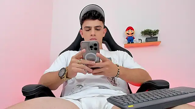 Snapshot of Mikecooper chatting on February 17, 2026, 3:47 am Mikecooper online show from February 17, 2026, 3:47 am