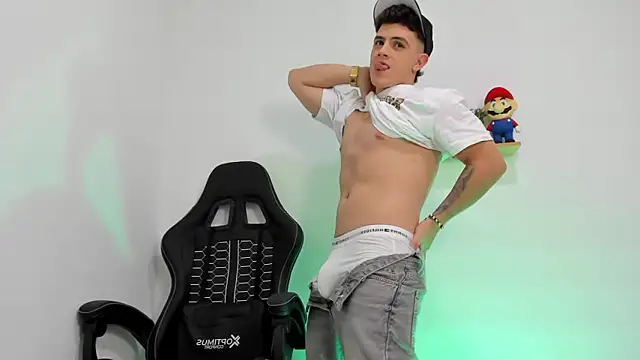 Snapshot of Mikecooper chatting on February 23, 2026, 7:17 am Mikecooper online show from February 23, 2026, 7:17 am