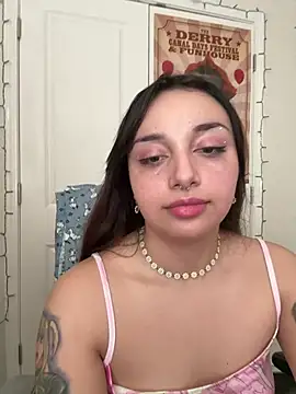 CharmingMaddie online show from February 9, 2026, 4:33 pm