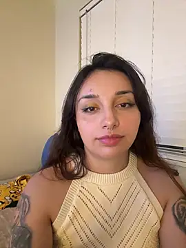 CharmingMaddie online show from April 9, 2026, 6:19 am