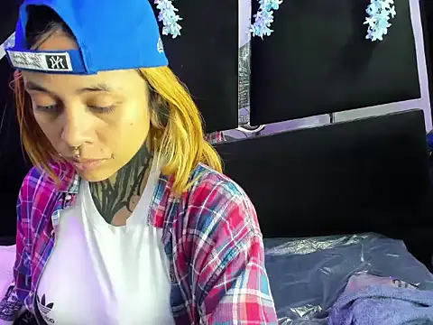 Snapshot of Sofii_Anal_ chatting on October 1, 2025, 2:39 am Sofii Anal online show from October 1, 2025, 2:39 am