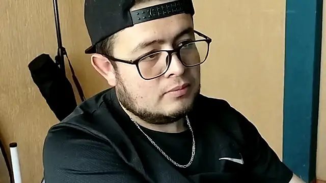 Esteban wolf online show from February 22, 2026, 6:50 pm