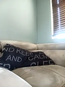 Snapshot of Thabo1004 chatting on October 25, 2025, 8:11 am Thabo1004 online show from October 25, 2025, 8:11 am