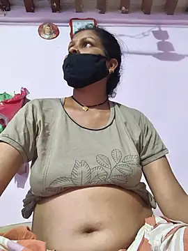 Love-pari077 online show from June 17, 2026, 3:57 pm