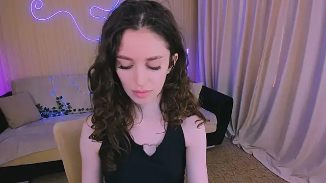 ChristinaConteeree online show from September 23, 2025, 1:25 pm