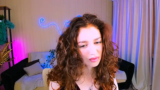 ChristinaConteeree online show from October 2, 2025, 1:18 pm