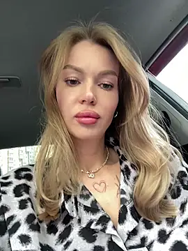 Snapshot of miss_veroNika chatting on June 21, 2026, 4:15 am miss veroNika online show from June 21, 2026, 4:15 am