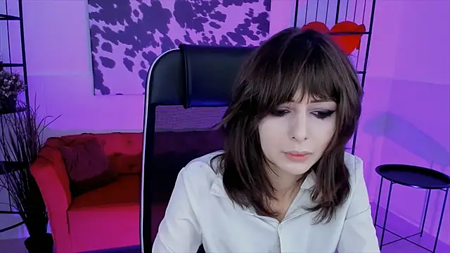 CrystallBloom online show from October 7, 2025, 2:31 am