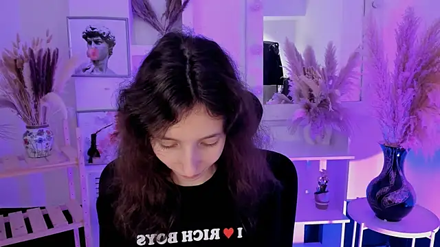 EmmanuellBrown online show from September 30, 2025, 12:10 pm