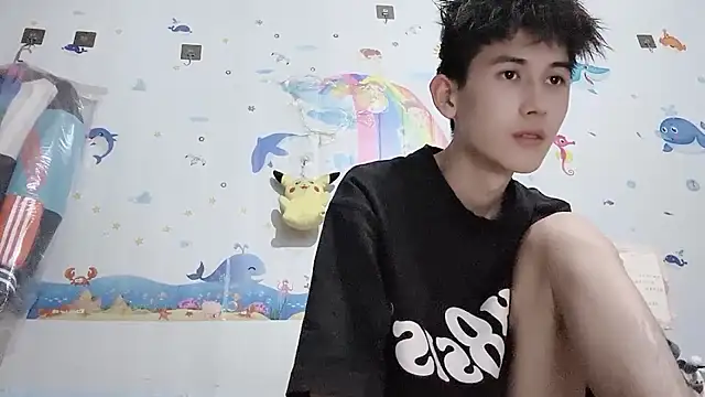 xiaojie2563 online show from October 17, 2025, 7:27 pm