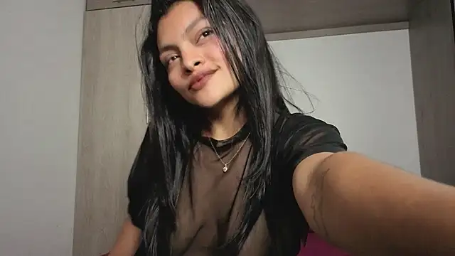 Candela    online show from April 21, 2026, 3:35 am