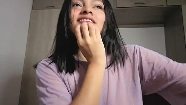 Snapshot of Candela___ chatting on June 4, 2026, 7:03 am Candela online show from June 4, 2026, 7:03 am