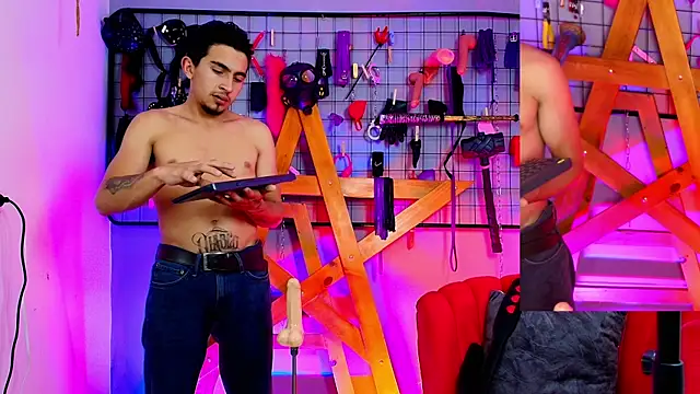 Massteer dannlook bdsm online show from October 16, 2025, 7:48 pm