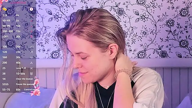 AngelAnty online show from April 16, 2026, 3:13 pm