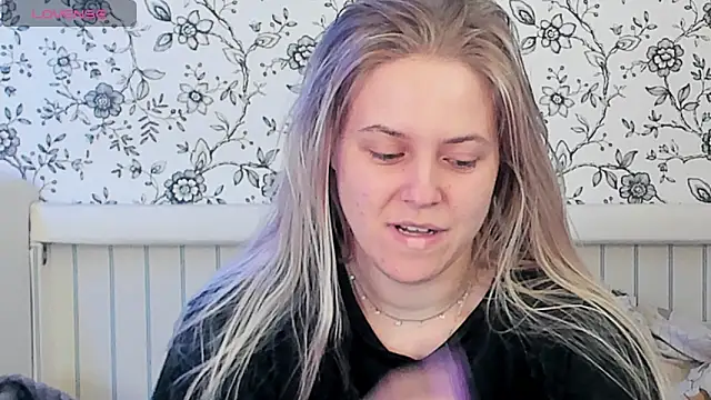 AngelAnty online show from May 17, 2026, 5:09 pm