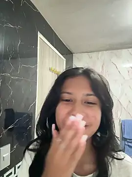 lynn9000 online show from September 30, 2025, 6:51 am