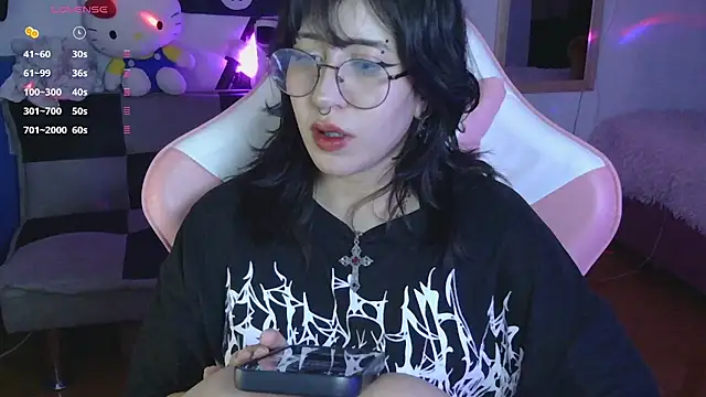 Snapshot of Hachiko_Love chatting on July 2, 2026, 12:10 am Hachiko Love online show from July 2, 2026, 12:10 am