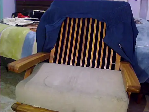 Snapshot of CesarLeyess chatting on May 27, 2026, 8:11 am CesarLeyess online show from May 27, 2026, 8:11 am