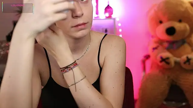 NovaHollisx online show from March 30, 2026, 4:02 am