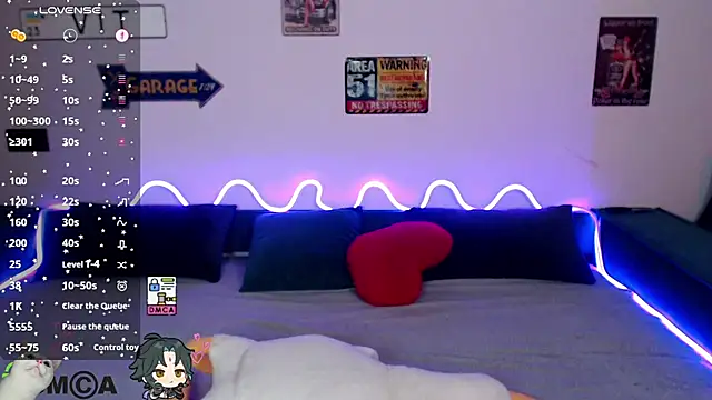 Snapshot of AmourLily chatting on June 1, 2026, 6:37 am AmourLily online show from June 1, 2026, 6:37 am