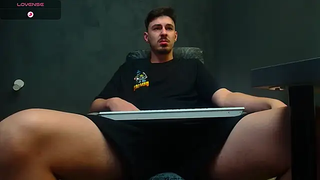 EnzoRace online show from September 13, 2025, 4:23 am