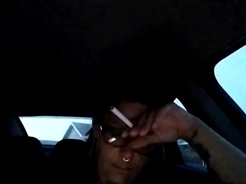 Snapshot of SparklesB1tch chatting on September 26, 2025, 2:04 am SparklesB1tch online show from September 26, 2025, 2:04 am