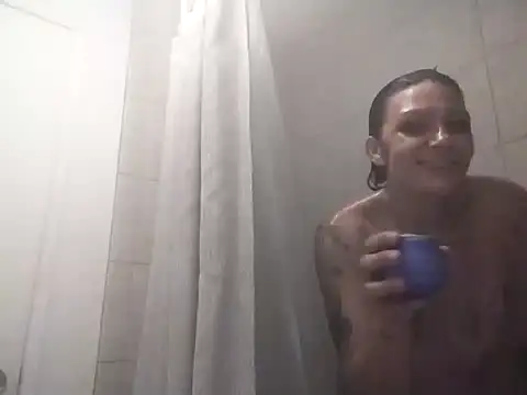 Snapshot of SparklesB1tch chatting on October 21, 2025, 4:13 am SparklesB1tch online show from October 21, 2025, 4:13 am