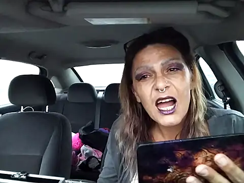 Snapshot of SparklesB1tch chatting on November 20, 2025, 11:26 pm SparklesB1tch online show from November 20, 2025, 11:26 pm