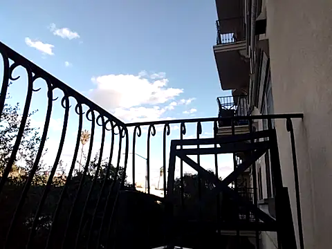 Snapshot of SparklesB1tch chatting on November 22, 2025, 11:26 pm SparklesB1tch online show from November 22, 2025, 11:26 pm