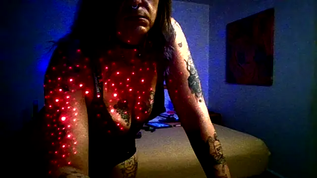 Snapshot of SparklesB1tch chatting on December 17, 2025, 1:17 pm SparklesB1tch online show from December 17, 2025, 1:17 pm