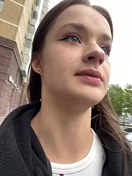 KittyQueeny online show from September 13, 2025, 2:06 pm