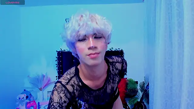 Cooperrosscute233 online show from November 3, 2025, 12:02 am