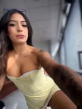 MystiqueXXX online show from June 5, 2026, 1:06 pm