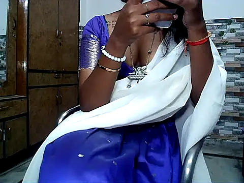 HOT AARVI11 online show from September 27, 2025, 4:28 am