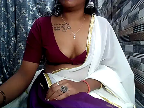 HOT AARVI11 online show from October 28, 2025, 4:09 pm