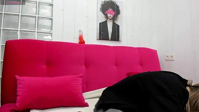 Sunny Sammy online show from April 15, 2026, 4:08 am