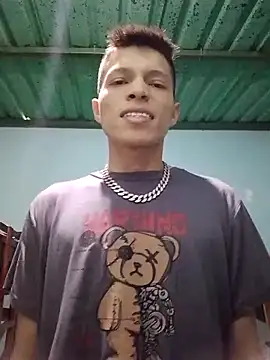 Snapshot of elinnki chatting on October 3, 2025, 3:31 pm elinnki online show from October 3, 2025, 3:31 pm