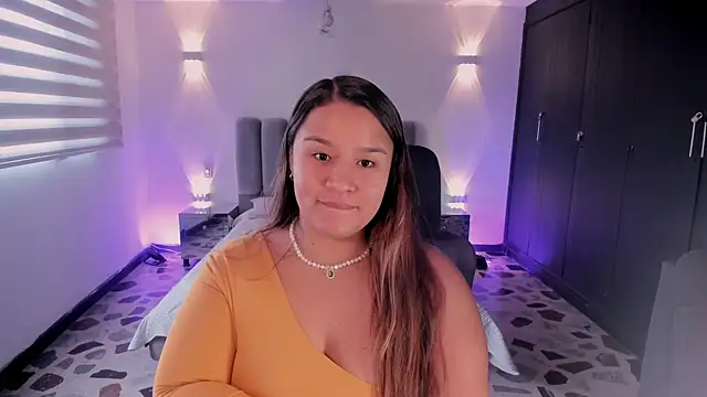 ElaBourn  online show from September 19, 2025, 12:39 pm