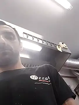 Snapshot of hotmen83 chatting on October 7, 2025, 9:39 am hotmen83 online show from October 7, 2025, 9:39 am