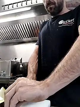 Snapshot of hotmen83 chatting on October 8, 2025, 8:01 am hotmen83 online show from October 8, 2025, 8:01 am