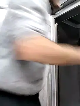 Snapshot of hotmen83 chatting on October 31, 2025, 6:58 am hotmen83 online show from October 31, 2025, 6:58 am