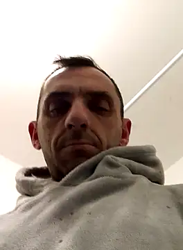 Snapshot of hotmen83 chatting on April 13, 2026, 10:04 pm hotmen83 online show from April 13, 2026, 10:04 pm