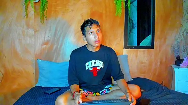 spicy adonhis online show from March 29, 2026, 4:29 pm