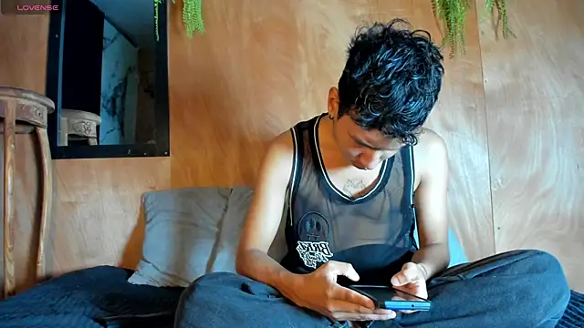 spicy adonhis online show from April 1, 2026, 1:34 pm