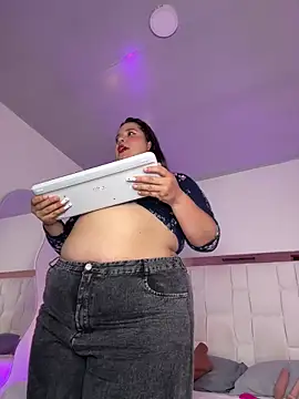 Snapshot of SamanthaDiamonds_ chatting on September 19, 2025, 6:37 am SamanthaDiamonds online show from September 19, 2025, 6:37 am