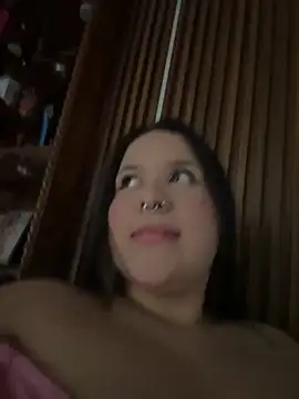 Snapshot of SamanthaDiamonds_ chatting on October 5, 2025, 9:56 pm SamanthaDiamonds online show from October 5, 2025, 9:56 pm