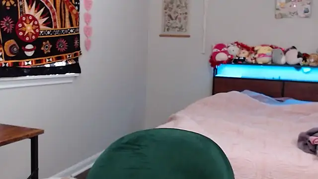 Snapshot of Cherribombzz chatting on February 21, 2026, 3:24 pm Cherribombzz online show from February 21, 2026, 3:24 pm